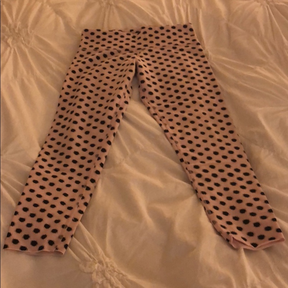 Size 6 lululemon Capri leggings.